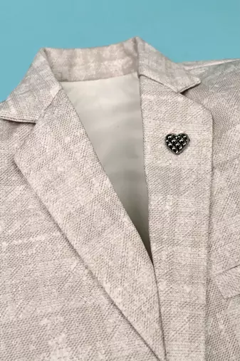 Brown lycra blend full sleeves crosshatch printed blazer for boys
