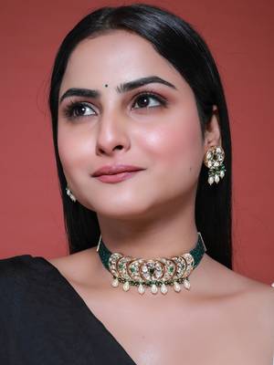 Green kundan polki choker necklace set 1