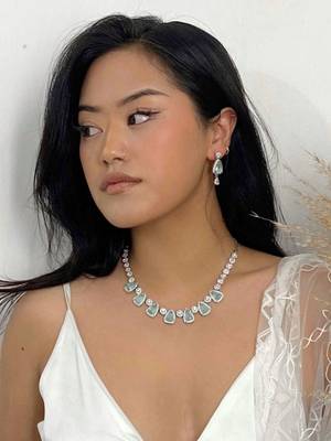 Delight silver plated mint stone necklace with studs 1
