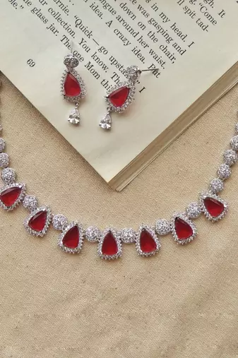 Delight silver plated ruby stone necklace with studs