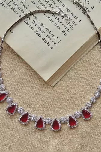 Delight silver plated ruby stone necklace with studs