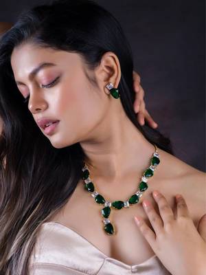 Statement bottle green colour stone necklace with studs 1