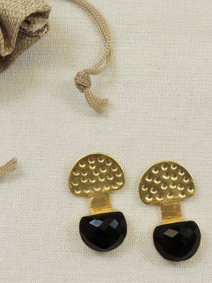 Handcrafted gold plated d-shape studs 2