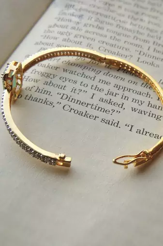 Elegant mint & cz stone openable bracelet