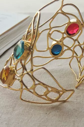 Western gold plated wired free size bracelet