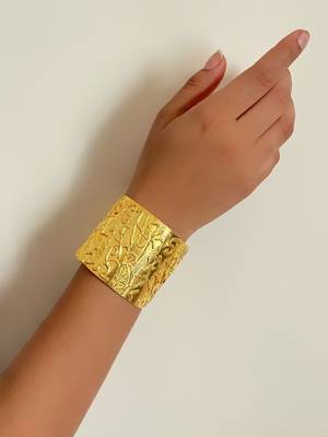 Golden funky free size bracelet 1