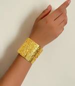 Golden funky free size bracelet