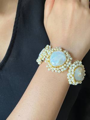 Stylish mop unshaped gold plated pearl bracelet 1
