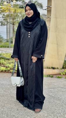 Zoom Fabric Abaya 1