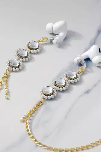 Kundan & white beads spectacles/air pods chain