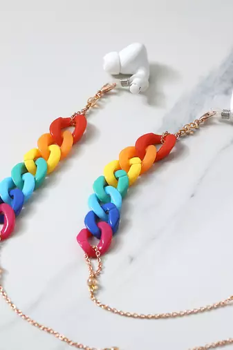 Crayon multi color spectacles/air pods chain