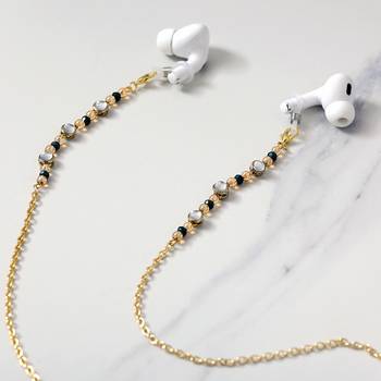 Kundan accent spectacles/air pods chain 3