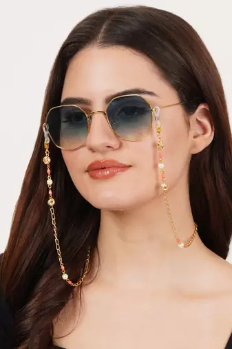 Pretty peach with golden mesh spectacles/air pods chain