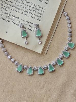 Delight silver plated mint stone necklace with studs 2