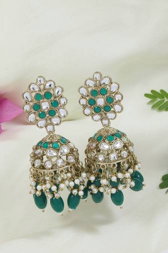 I jewels gold plated traditional handcrafted kundan & pearl jhumka earrings for women