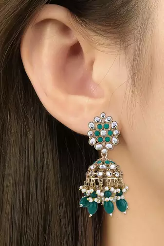 I jewels gold plated traditional handcrafted kundan & pearl jhumka earrings for women