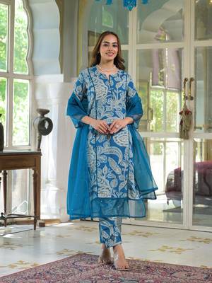 Divena blue rayon floral printed kurta pant with dupatta 3