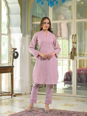 Divena pink solid cotton straight fit lace border kurta with trouser 1