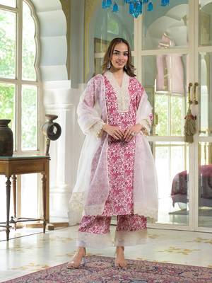 Divena cream & pink rayon ethnic print kurta pant with dupatta 3