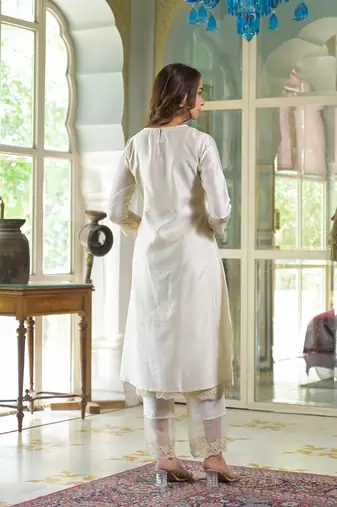 Divena cream chanderi kurta pant with dupatta