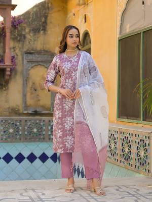Divena peach floral print cotton straight kurta pant with dupatta 1