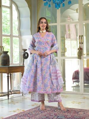 Divena pink cotton block print angarakha kurta pant with dupatta 3
