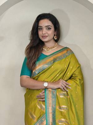 Pista Kanchipuram Paithani art Silk Saree 1