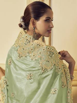 Pista georgette party wear embroidered saree with blouse fabric  3