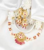 Daisy pearl necklace