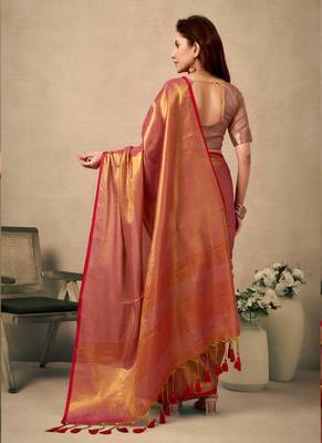 Margenta contrast weave pallu tissue silk Blend saree with lining blouse 3