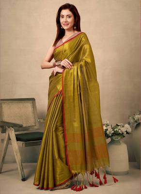 Green contrast weave pallu tissue silk saree with lining blouse 1