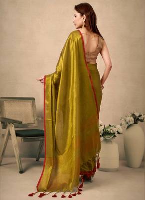 Green contrast weave pallu tissue silk saree with lining blouse 2