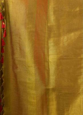 Green contrast weave pallu tissue silk saree with lining blouse 4