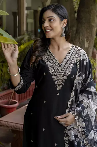 Black color viscosee rayon partywear readymade salwar kameez for trendy looks