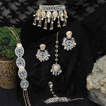 Pink wink full set with necklace, earrings, maangtikka, hathphool & waistbelt 1