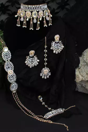 Pink wink full set with necklace, earrings, maangtikka, hathphool & waistbelt