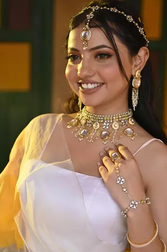 Minty winty full set with necklace, earrings, hathphool, maangtikka & waistbelt