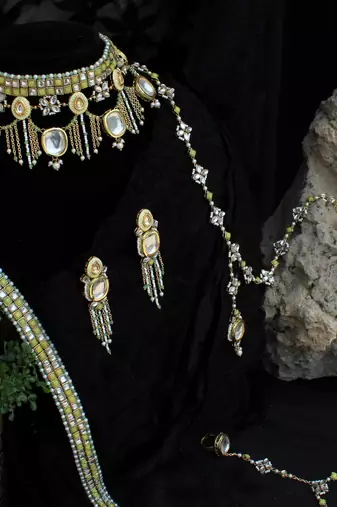 Minty winty full set with necklace, earrings, hathphool, maangtikka & waistbelt