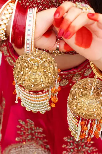 7 vachan meenakari kaleere - set of 2 pieces