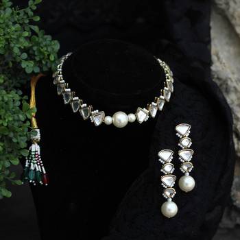 Triangle    mangle full set with necklace and earrings 1