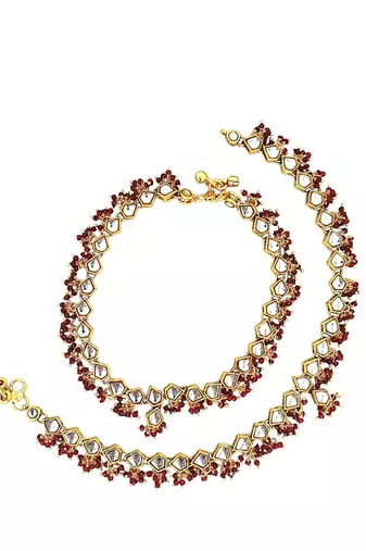 Gold plated kundan & maroon beads studded anklet