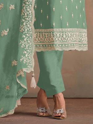 Green embroidered sequins resham zari work organza salwar kameez 3
