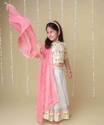 Traditional pichwai printed lehnga set for kids 3