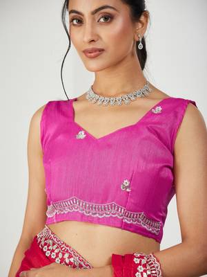 Pink embroidered silk blend saree 4