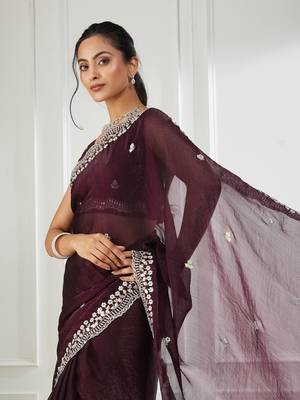 Magenta embroidered silk blend saree 5