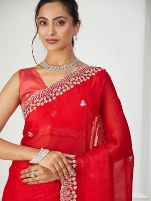 Red embroidered silk blend saree 5