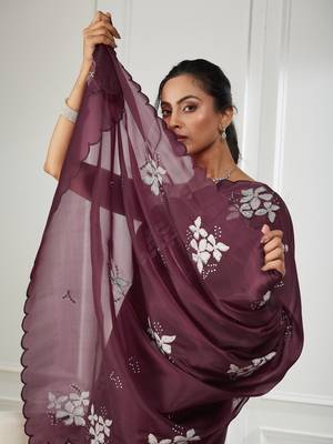 Organza magenta embroidered saree 5