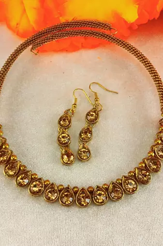 Free size brass golden stone stud hasli