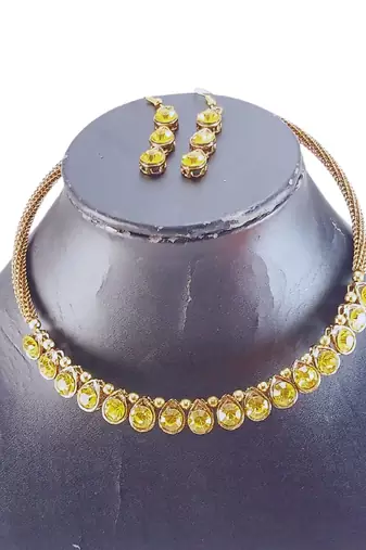 Free size brass yellow stone stud hasli
