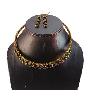 Free size brass dark green stone stud hasli 3